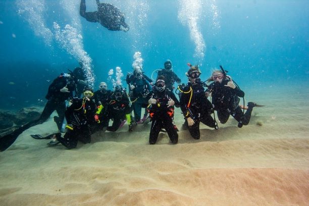 Divers - group
